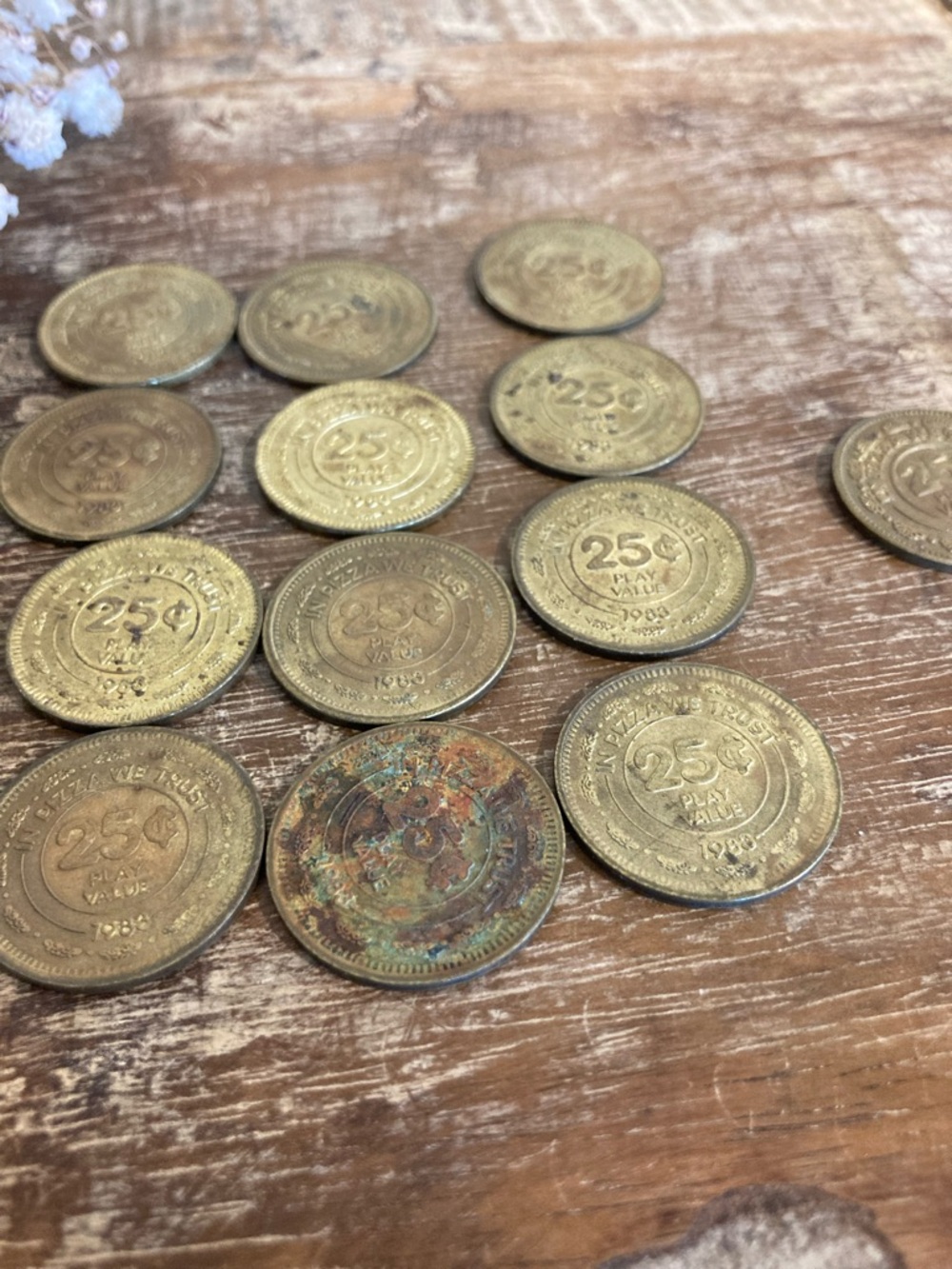 13 Vintage Chuck E. Cheese Coins 1982 and 1983 - Picture 11 of 15